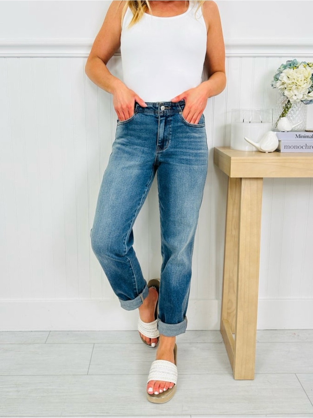Judy Blue Stretchy High-Rise Jeans With Waist Tightener To Avoid Gap Fits 2/4